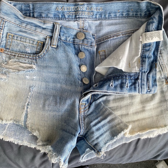 ‘Boyfriend’ fit American Eagle jean shorts with button fly - Picture 3 of 4